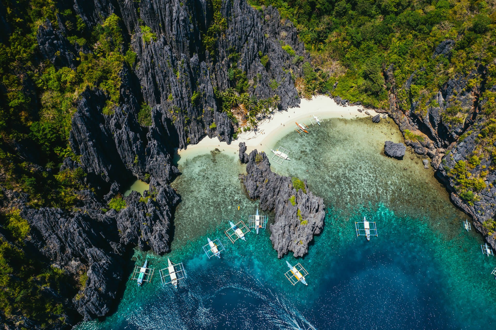 tropical-travel-in-the-philippines-2021-09-02-02-10-34-utc.jpg